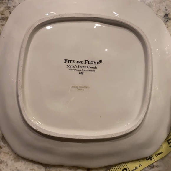 Fitz and Floyd Santa’s Forest Friends Plate - Picture 5 of 5